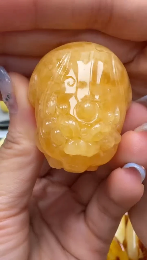 裸石琥珀未镶嵌如图