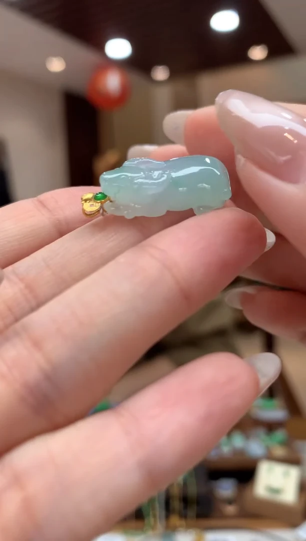 吊坠(不含链)18K金镶嵌翡翠牛