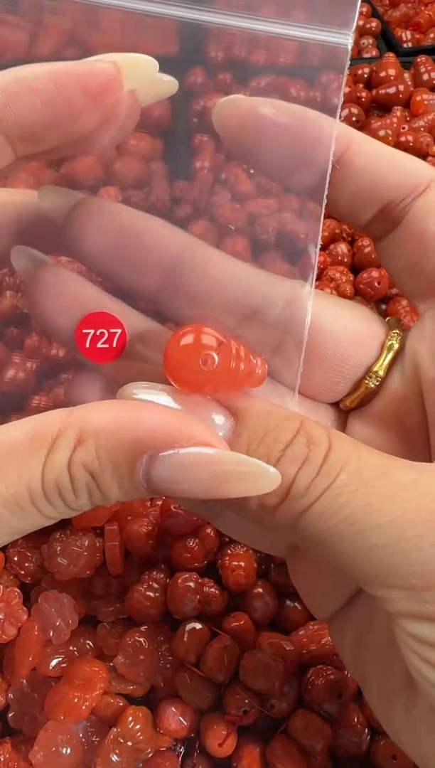 颈饰未镶嵌南红玛瑙1