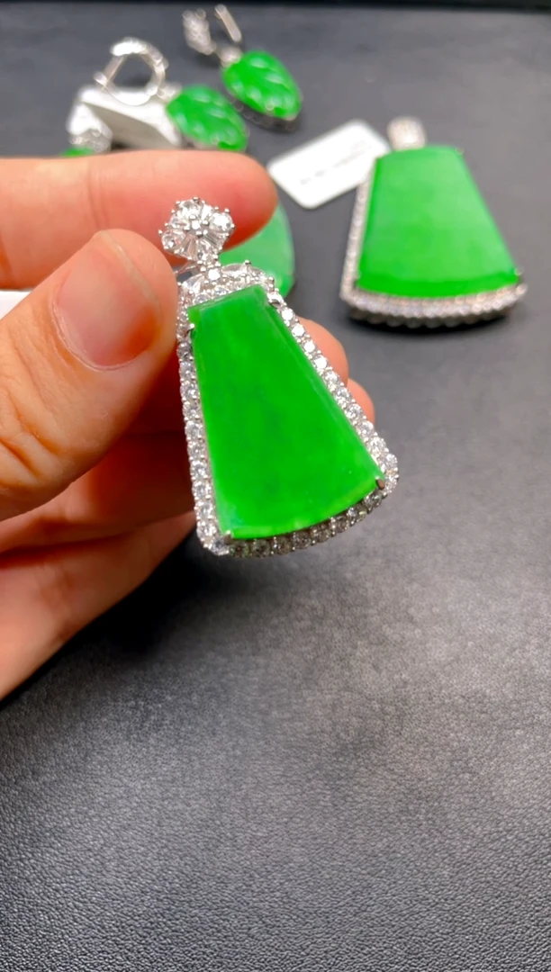 吊坠(不含链)银S925镶嵌翡翠吊坠