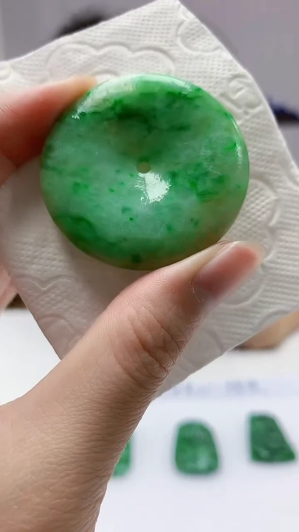 【闪购商品】定制翡翠未镶嵌4688zm-毛货挂件43扣子