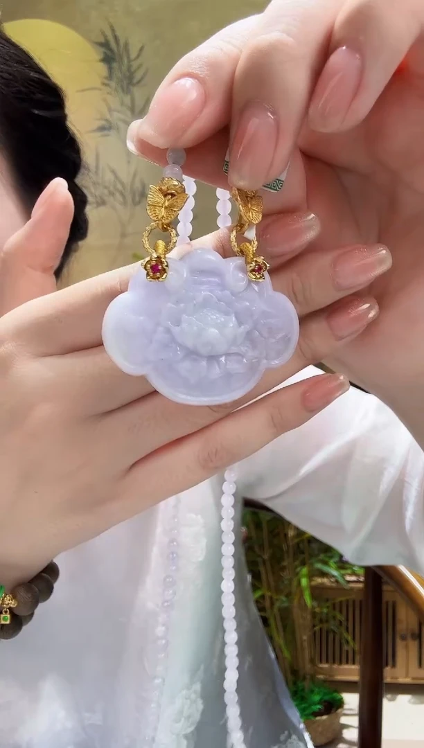 颈饰未镶嵌翡翠吊坠