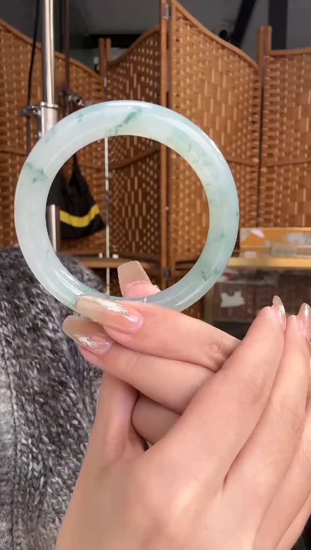 【闪购商品】翡翠手镯未镶嵌手镯