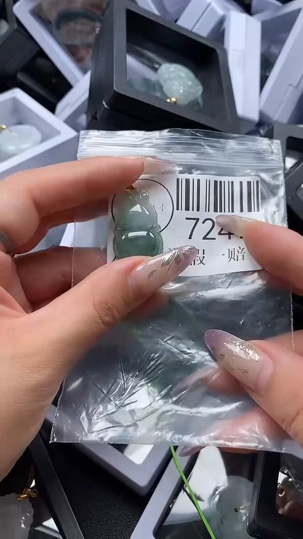吊坠(不含链)未镶嵌翡翠7247