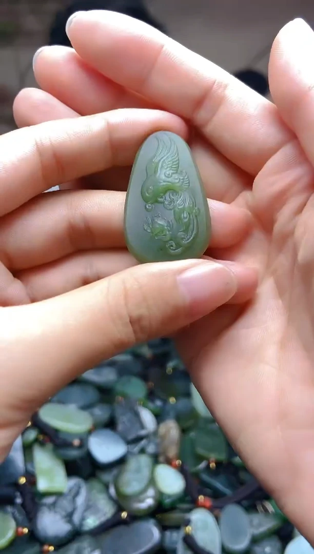 颈饰未镶嵌和田玉1