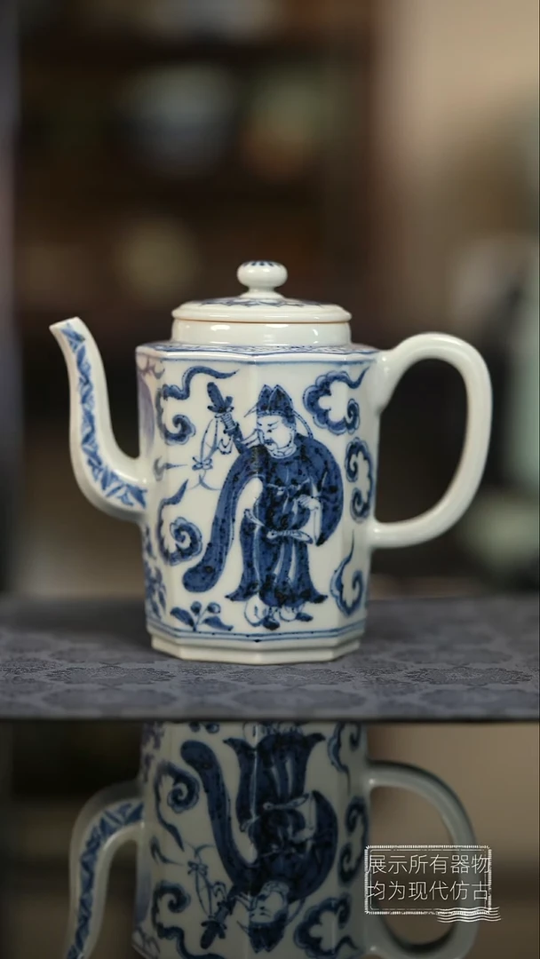 明续幽蓝人物八方壶