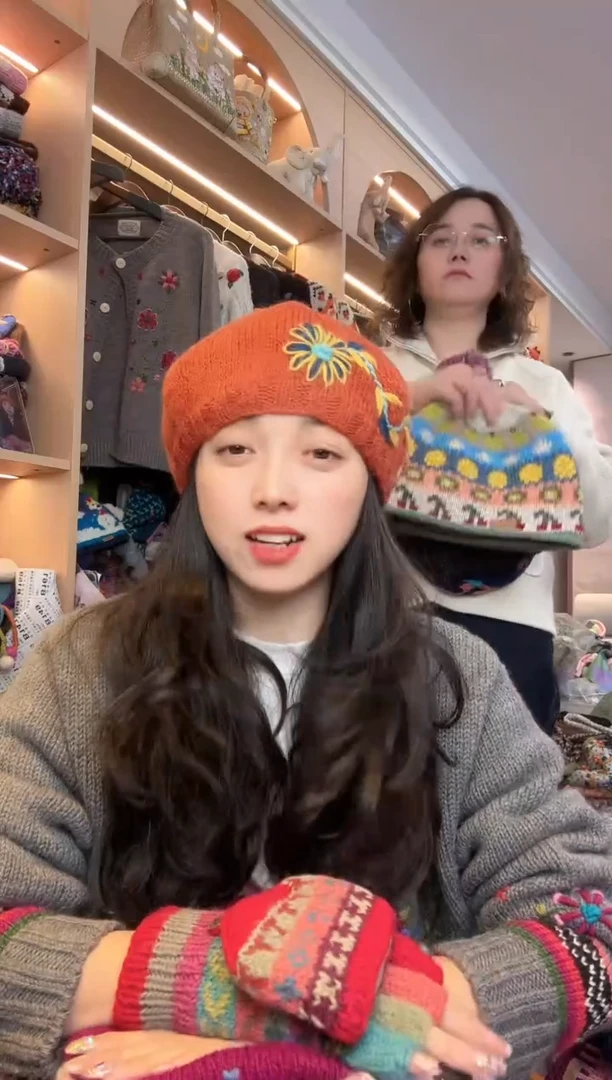 羊毛漫*风刺绣百羊毛贝雷帽802