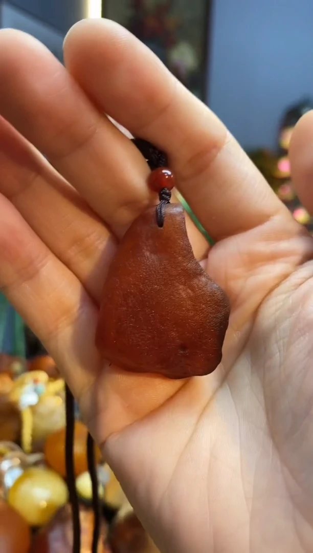 琥珀颈饰未镶嵌吊坠