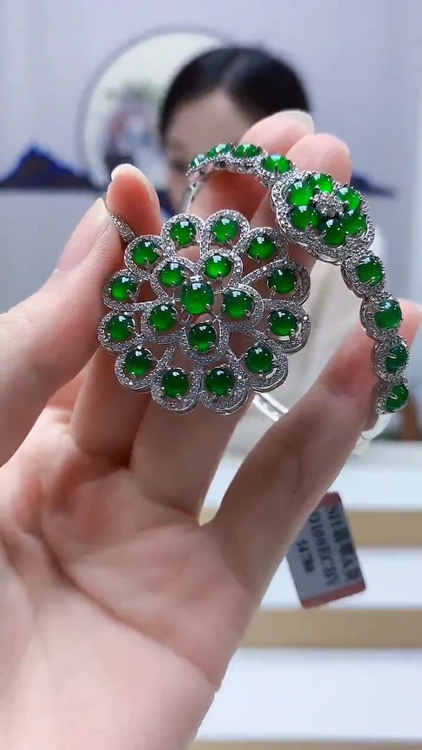 未镶嵌定制翡翠4852zm-毛货挂件一套147