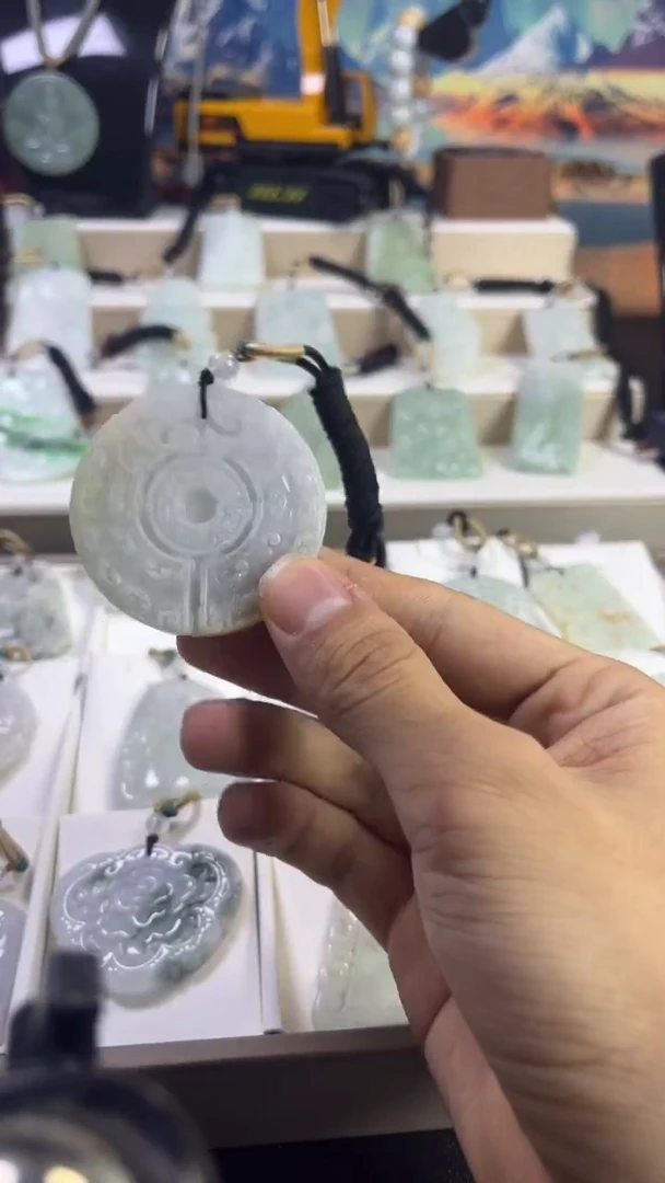 颈饰未镶嵌翡翠 /9/3   110