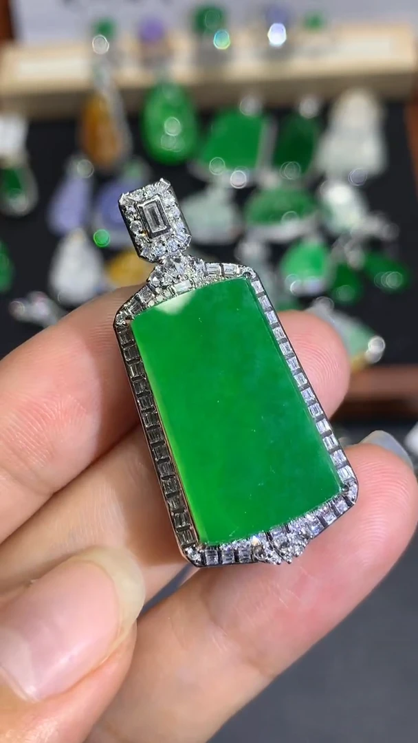 翡翠18K金镶嵌吊坠(不含链)团购1