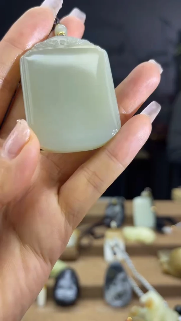 颈饰未镶嵌和田玉1