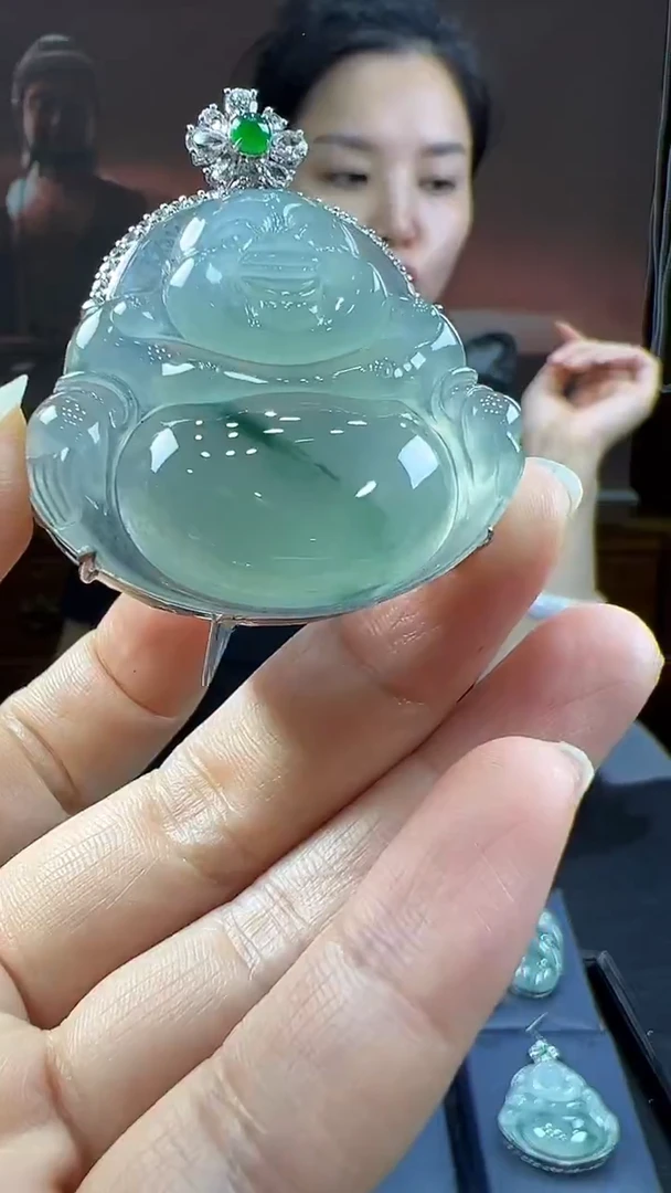 18K金镶嵌挂件翡翠佛公