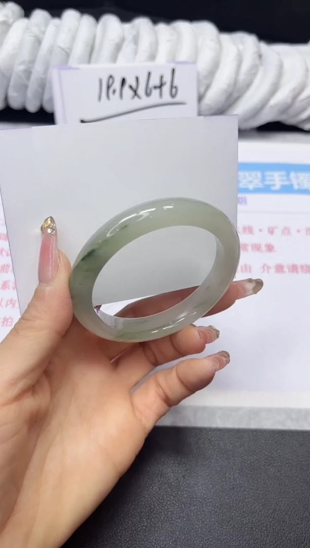 【闪购商品】石英质玉手镯未镶嵌285