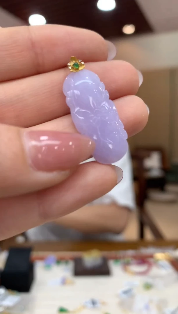 吊坠(不含链)18K金镶嵌翡翠荷花