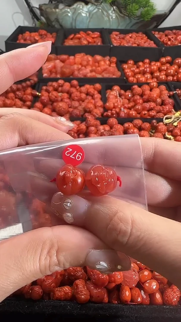 颈饰未镶嵌南红玛瑙1