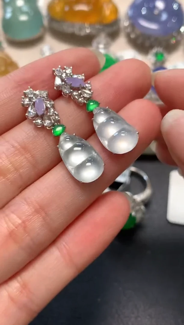 18K金镶嵌翡翠耳饰A110