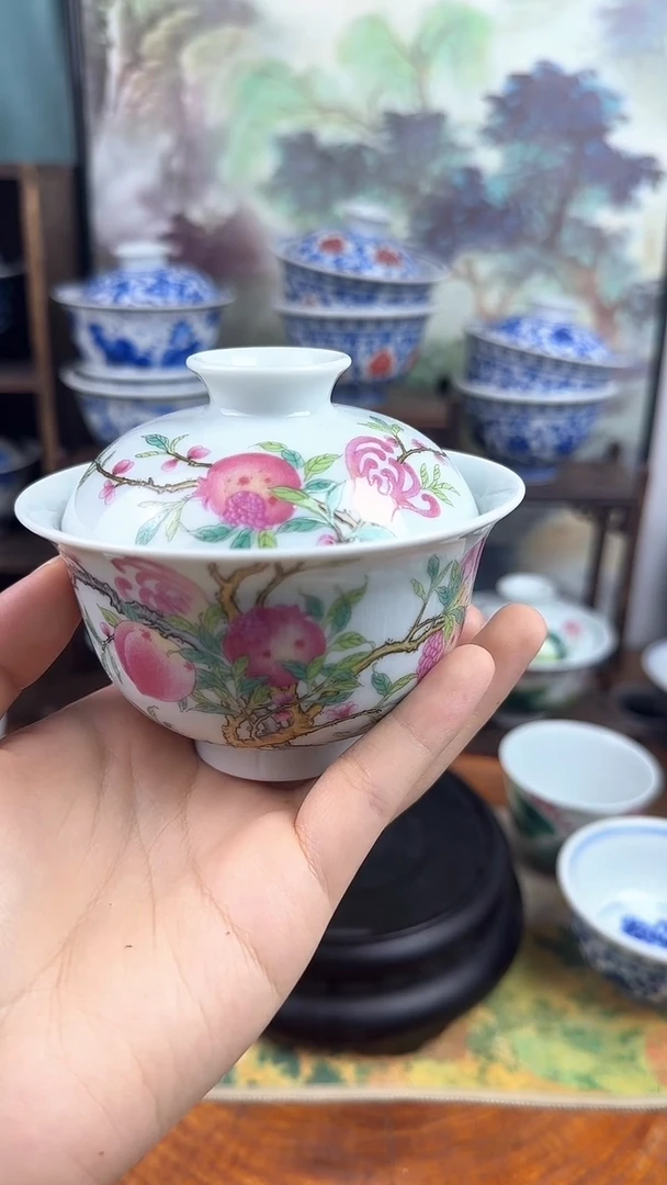 陶瓷粉彩三多两才盖碗