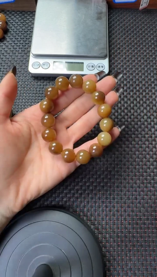 未镶嵌手串和田玉?****¹且末金山糖白卡14手串