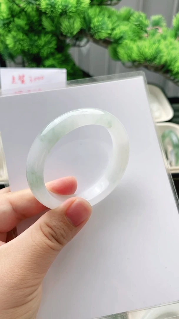 石英质玉手镯未镶嵌50