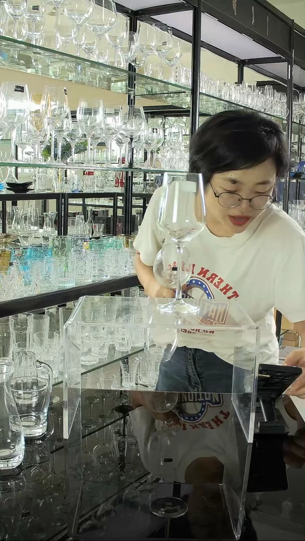 水晶玻璃平底款83CD43意德丽塔红酒杯一只