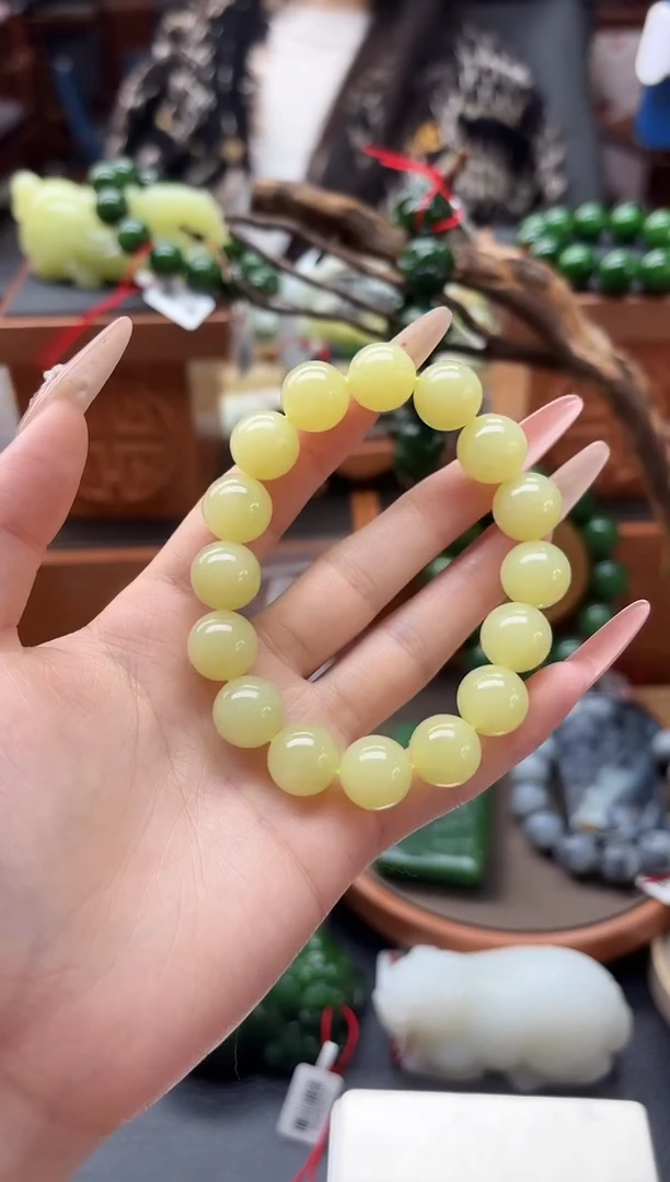 未镶嵌手串和田玉董小姐推荐 多样性发货 拍一发一hk