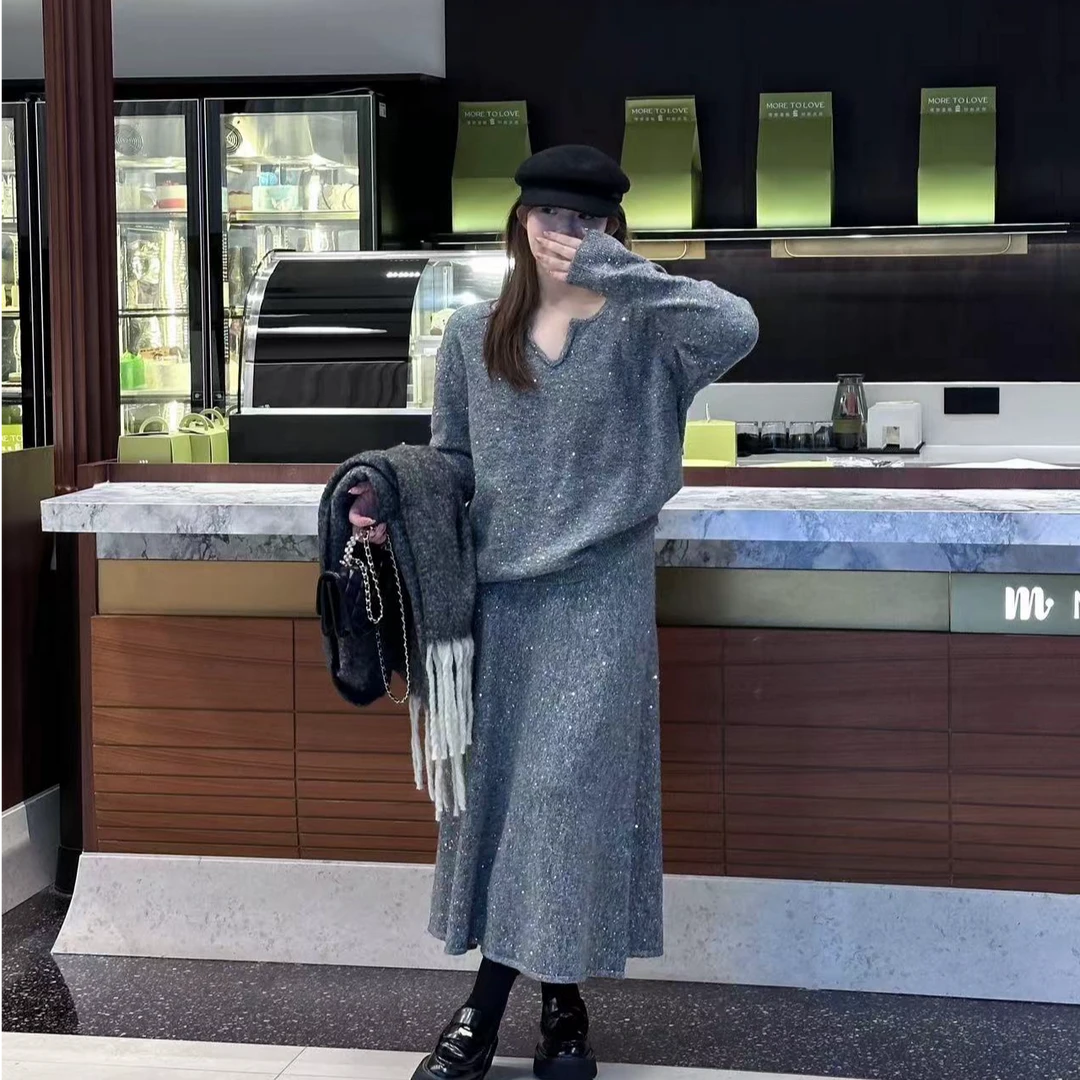 【一眼万年】时尚秋冬细闪亮片小V领糯米针织上衣+半身裙