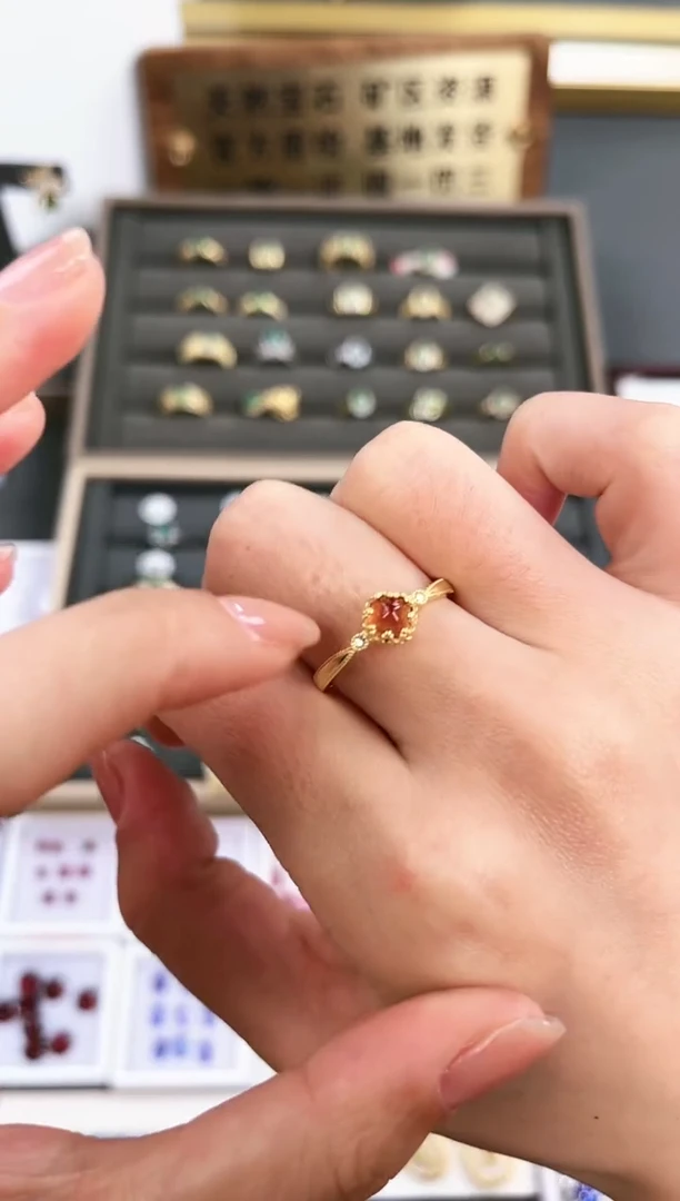 【闪购商品】石榴石戒指银S925镶嵌y650
