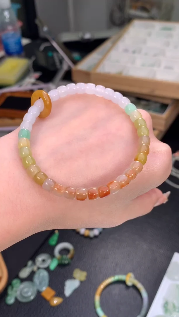 未镶嵌定制翡翠软镯