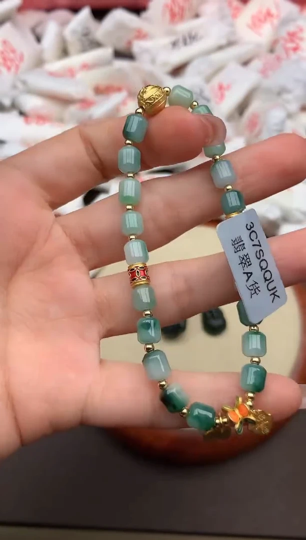 翡翠挂件未镶嵌一