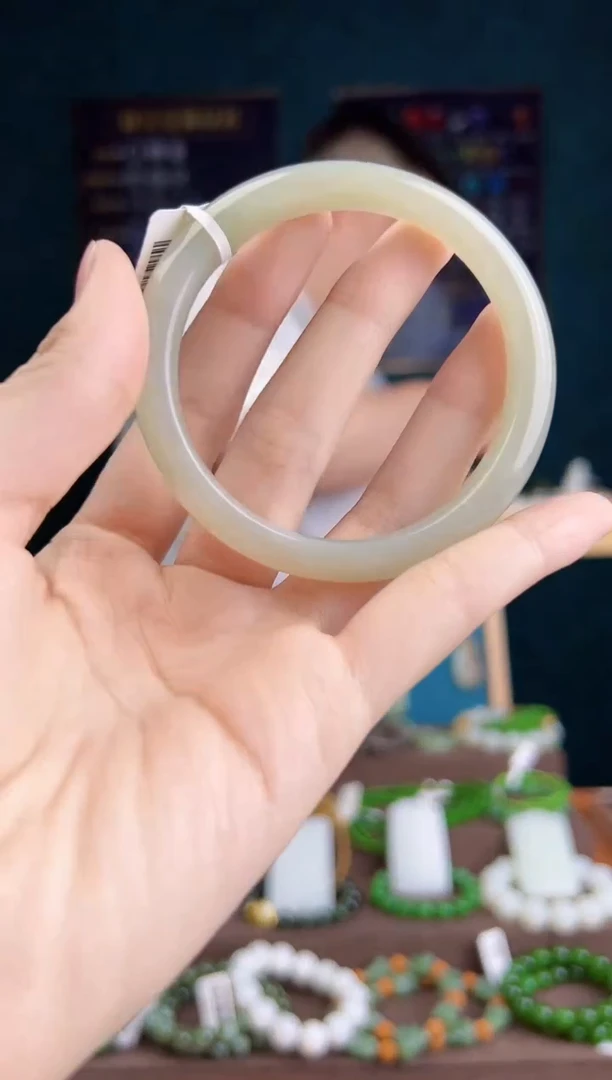 和田玉手镯未镶嵌 多样性发货 拍一单发一个56