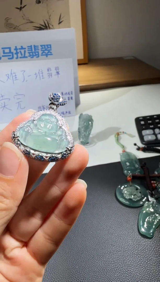 颈饰未镶嵌翡翠佛公