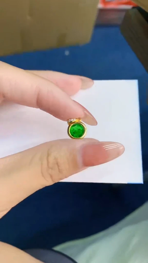 翡翠未镶嵌吊坠(不含链)1