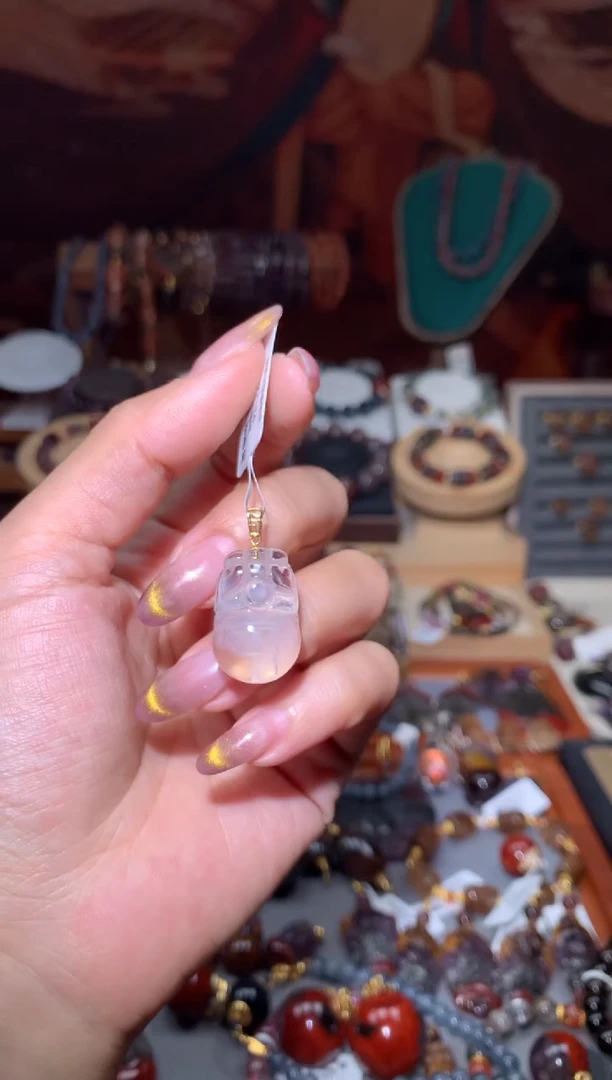 18K金镶嵌珠宝半成品水晶蓝针貔貅