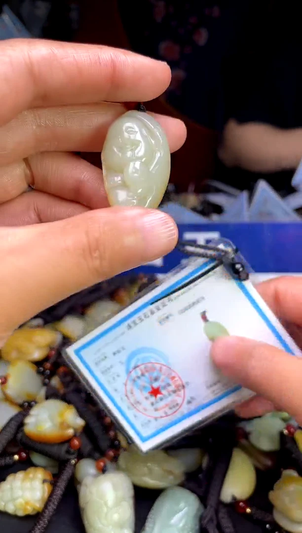 和田玉未镶嵌颈饰1