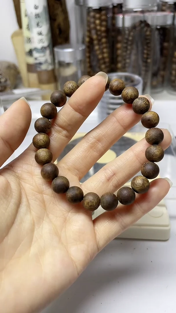沉香手串9mm8g单圈
