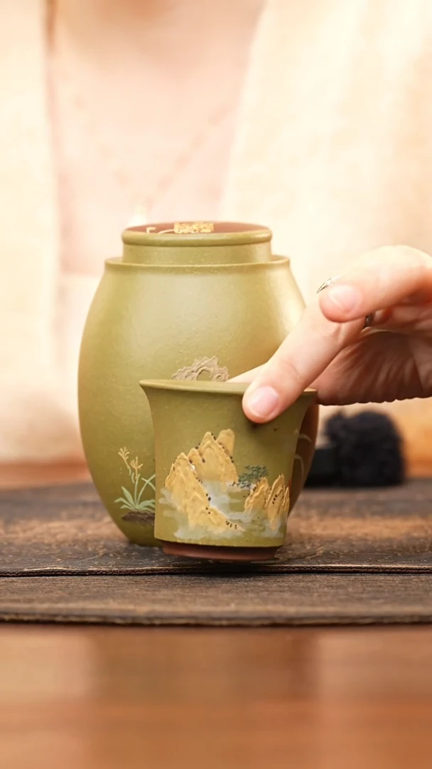 紫砂茶叶罐A***s豆青泥泥绘山水主人杯