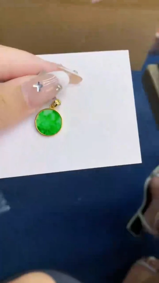 翡翠未镶嵌吊坠(不含链)1