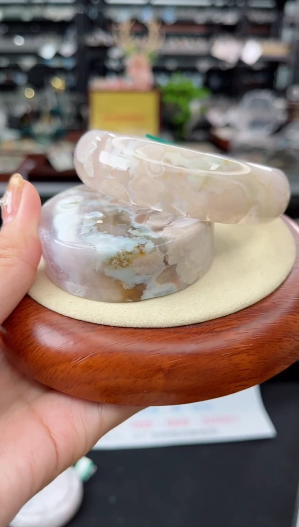 【闪购商品】石英质玉手镯未镶嵌63圈口（赠品镯心）3571546