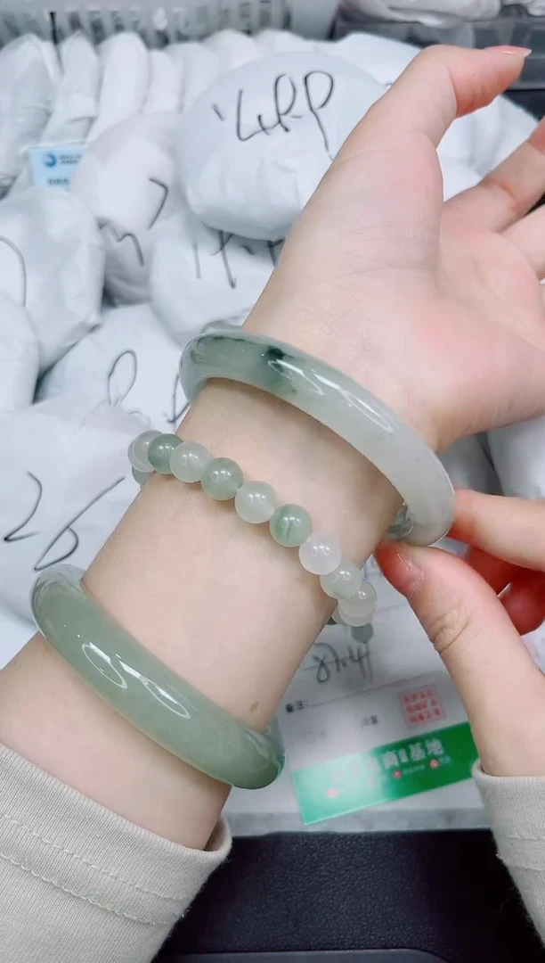 石英质玉手镯未镶嵌173-57