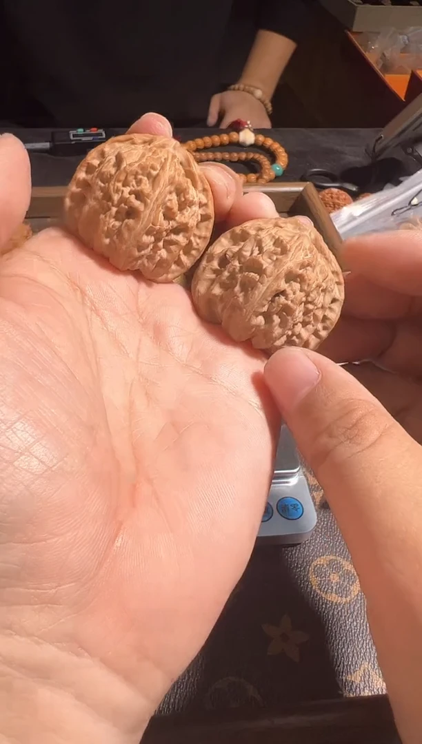 把件核桃40尺全品三角白
