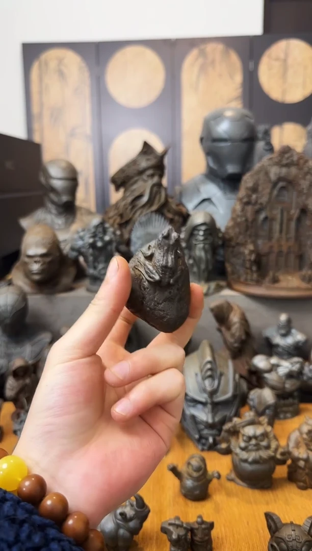 铁实心铁艺---石头上的小青蛙