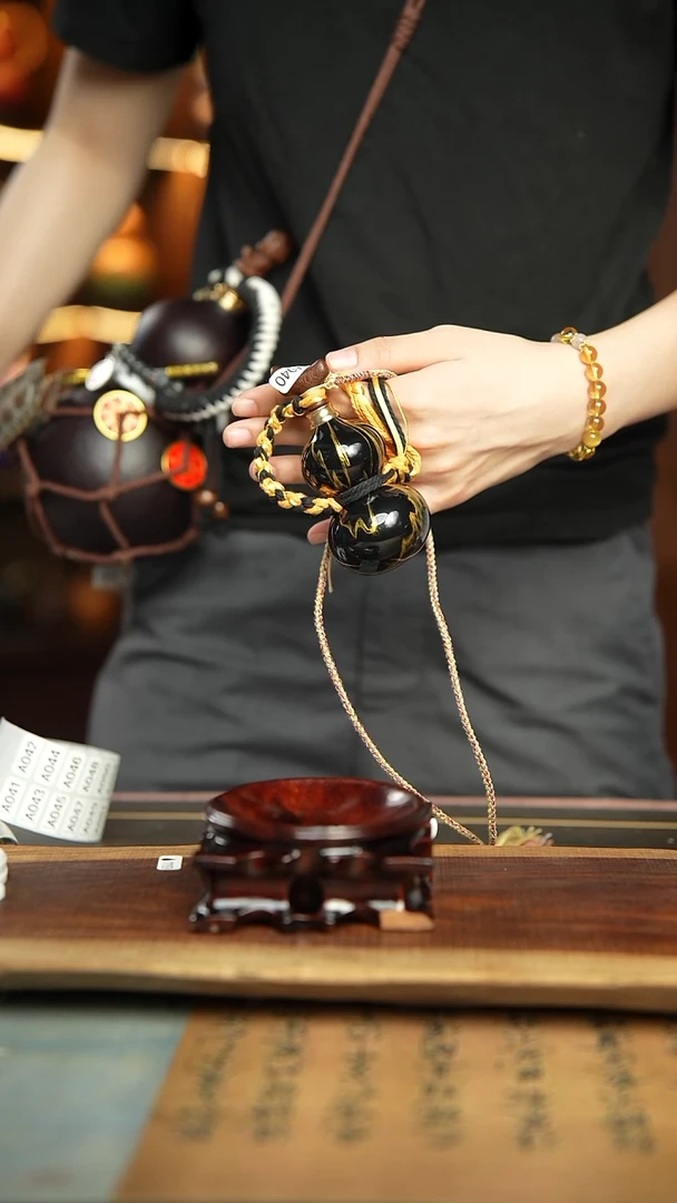 40号30ml漂漆开口小葫芦脖挂