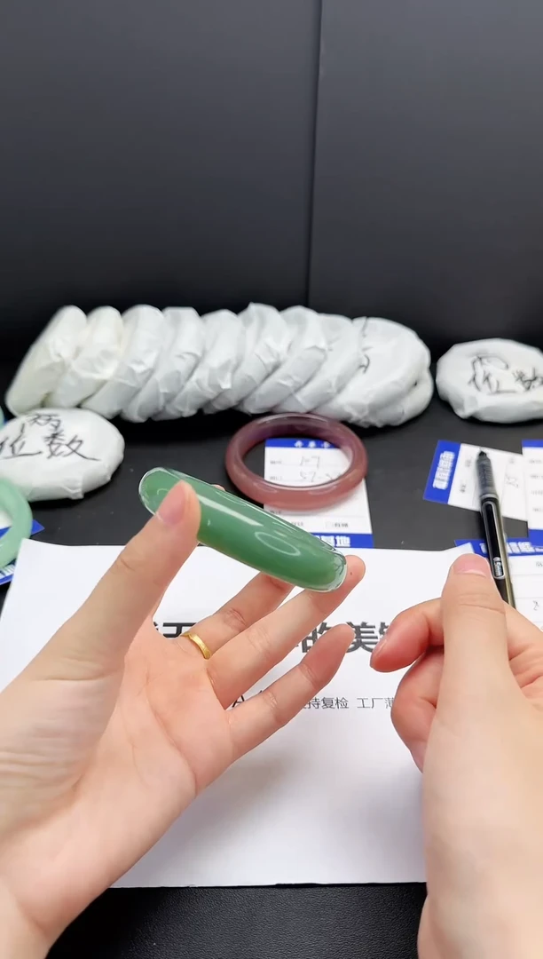 石英质玉手镯未镶嵌55-56