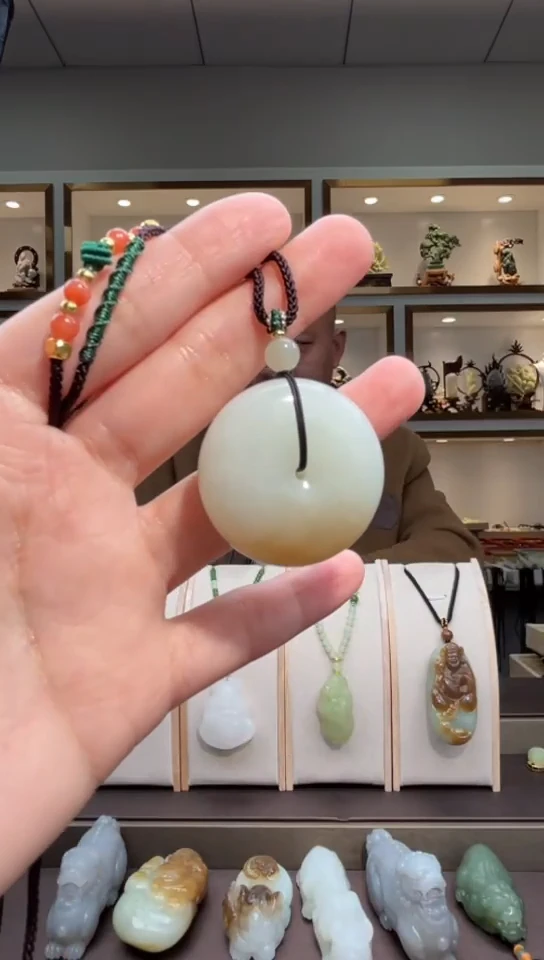 颈饰未镶嵌和田玉苏