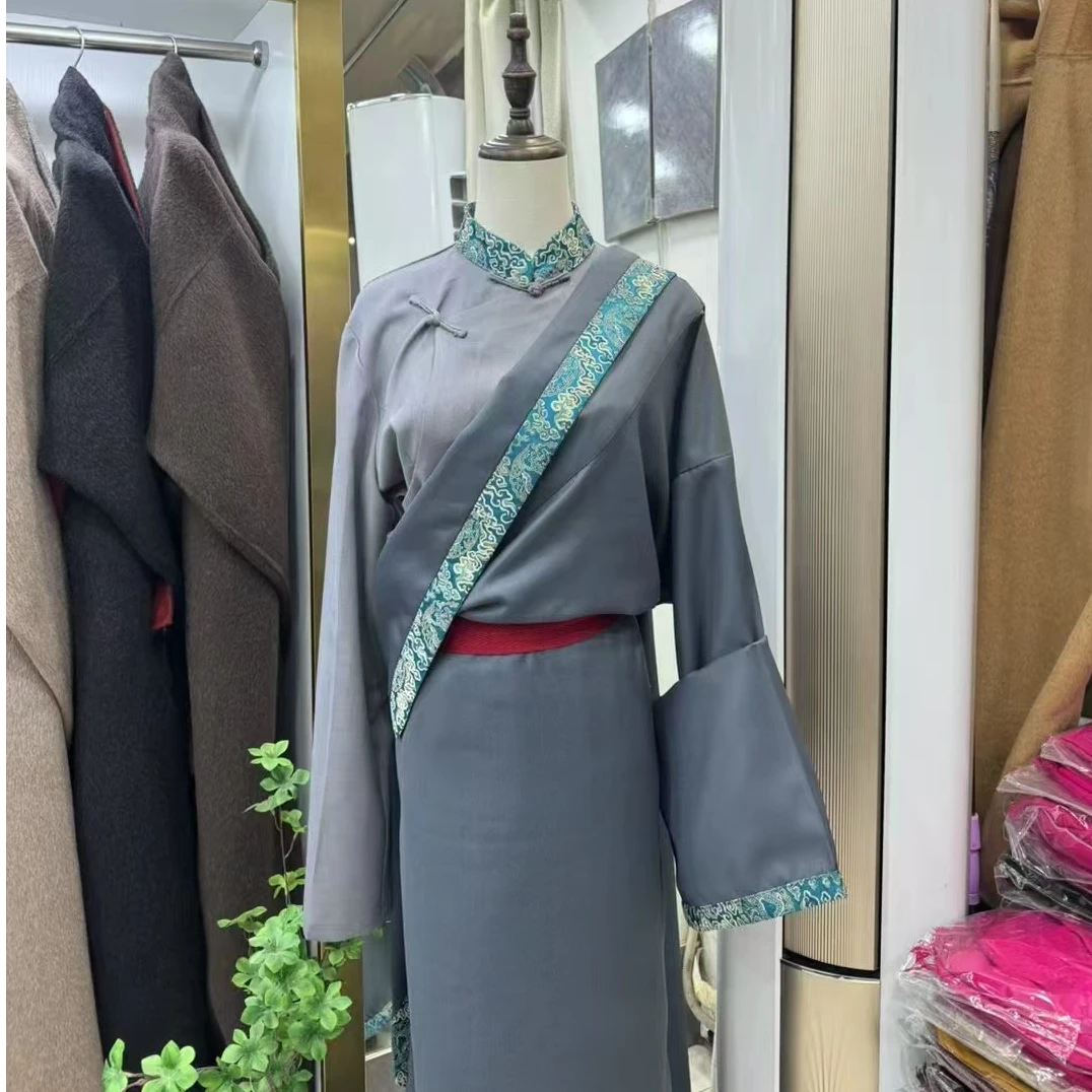 新款女生藏袍套装女款民族服饰套装衬衣＋藏袍两件套