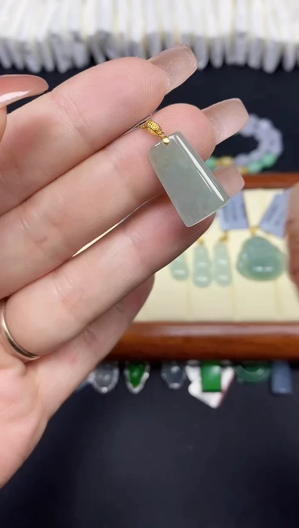 吊坠(不含链)18K金镶嵌翡翠无事牌18K金扣镶嵌@@CMT831