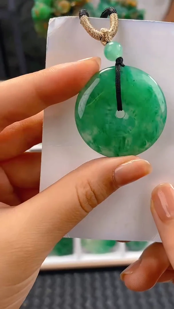 石英质玉未镶嵌颈饰81122