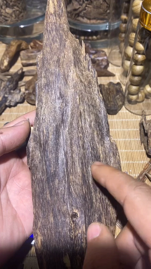 【闪购商品】沉香摆件文莱原材料83克