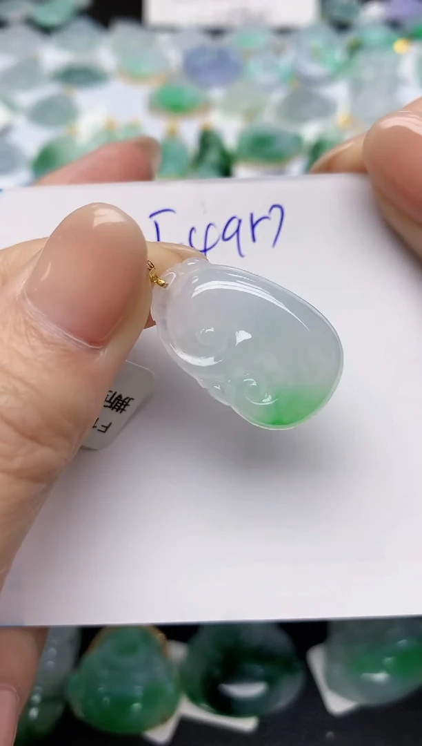 颈饰18K金镶嵌翡翠 天然缅甸A货翡翠百元以上9元证书费自理